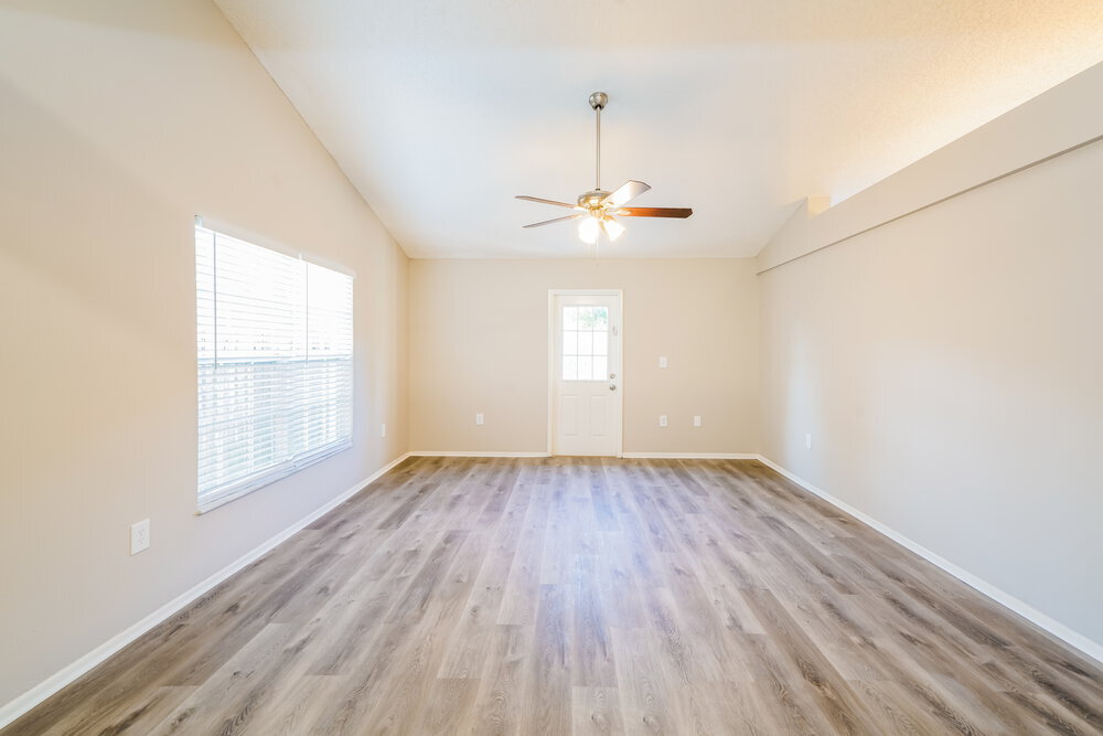 Building Photo - 1434 Lakehurst Way