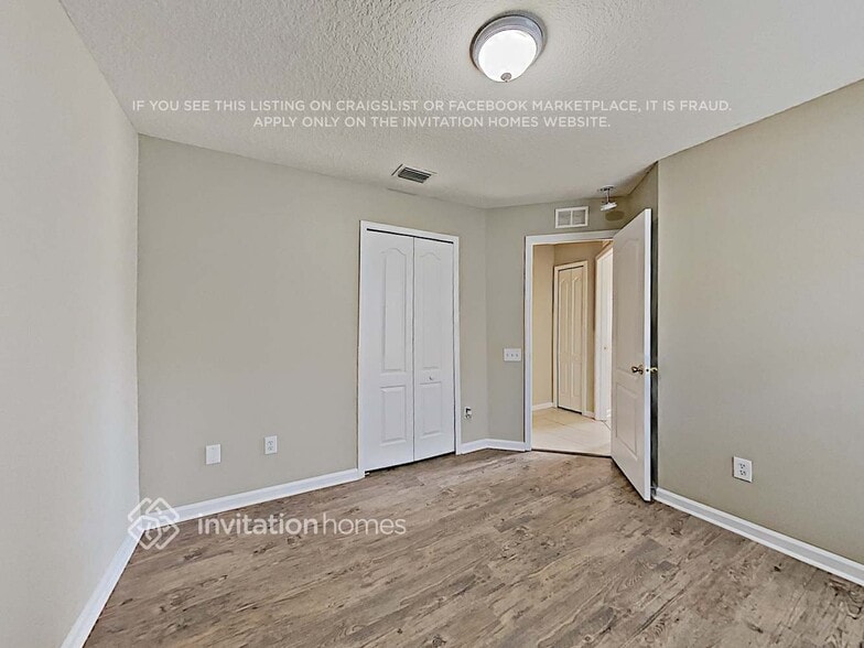 Building Photo - 10218 Hunters Haven Blvd