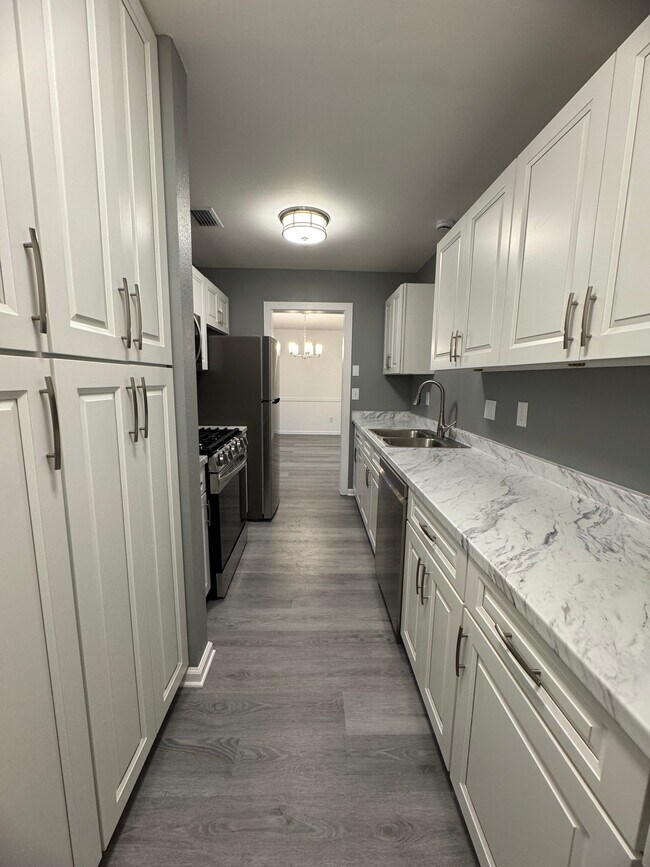 Building Photo - 5064 Springwood Rd