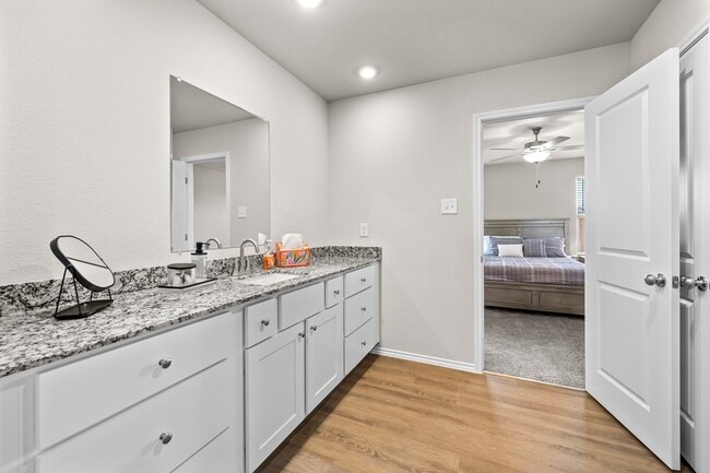 Building Photo - 8502 E County Rd 111