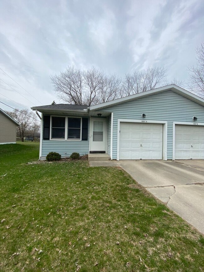 Building Photo - 1007 Zollinger Rd