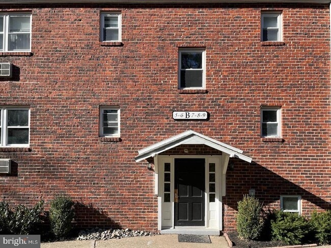 Building Photo - 333 Lacey Ave