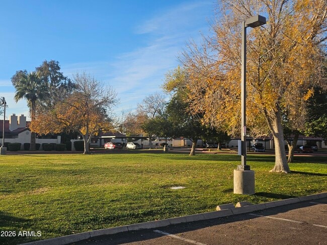 Building Photo - 2144 E Center Ln