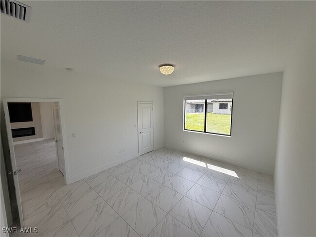 Building Photo - 5109 Panella Ave