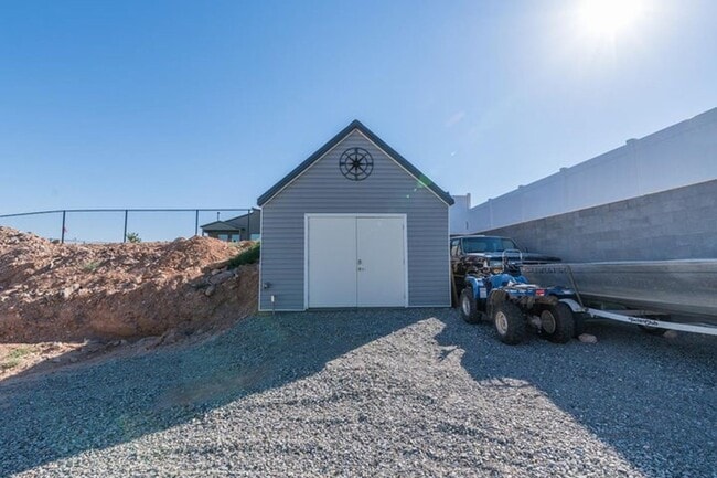 Building Photo - 4 Bed - 2.5 Bath Single Family Home Cimarr...