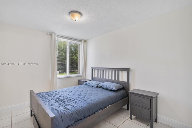 Building Photo - 250 180th Dr