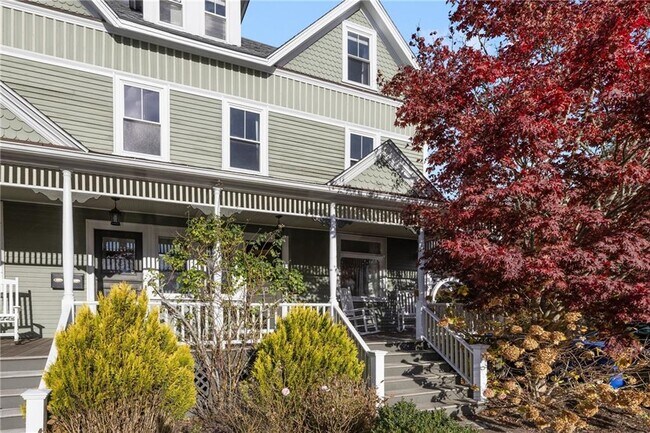 Building Photo - 30 Bull St