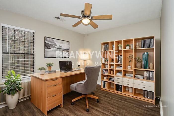 Building Photo - 5762 Riverhead Ave