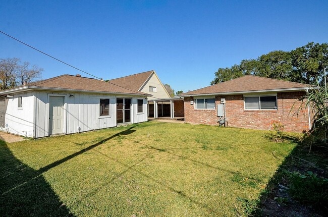 Building Photo - 9215 Sharpcrest St