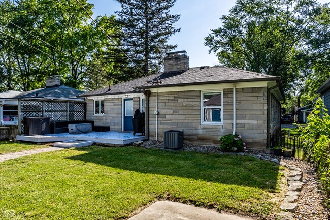 Building Photo - 5860 Primrose Ave