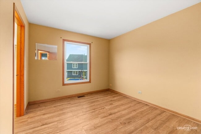 Building Photo - 920 Fairfax Ct