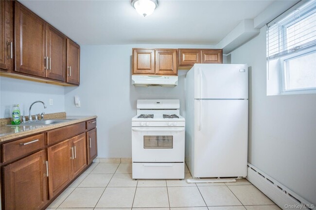 Building Photo - 237 E Broadway