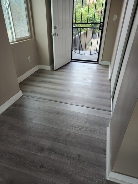 Building Photo - 1012 E Adams Blvd