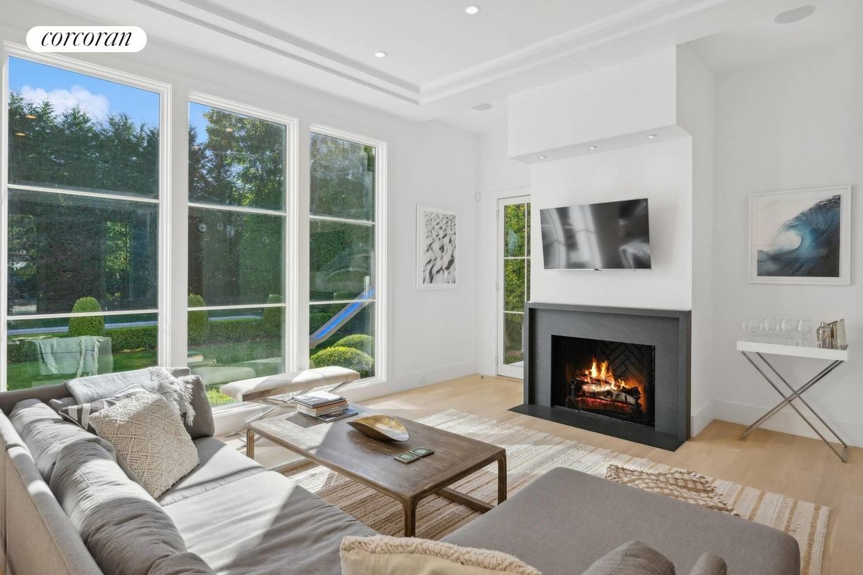 Building Photo - 97 Dayton Ln