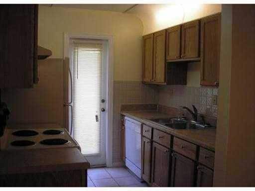 Building Photo - 233 Pine Terrace