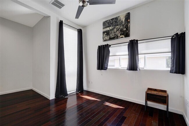 Building Photo - 508 E 53rd St