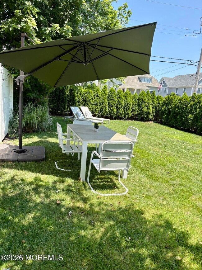 Building Photo - 121 Bridge Ave