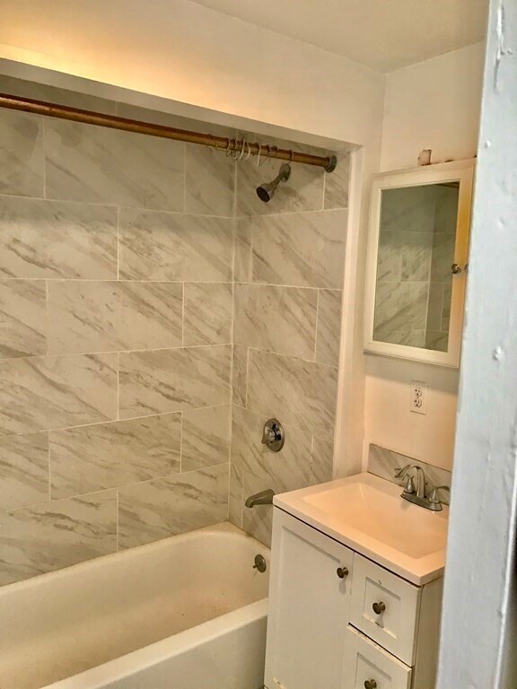 Building Photo - 41 Fellsway E