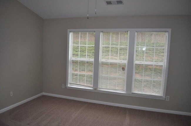 Building Photo - 1022 Thornborough Dr