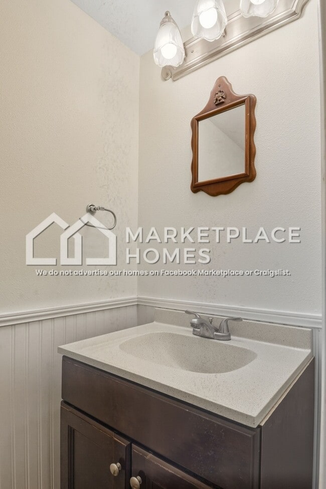 Building Photo - 156 Martin Burgess Rd