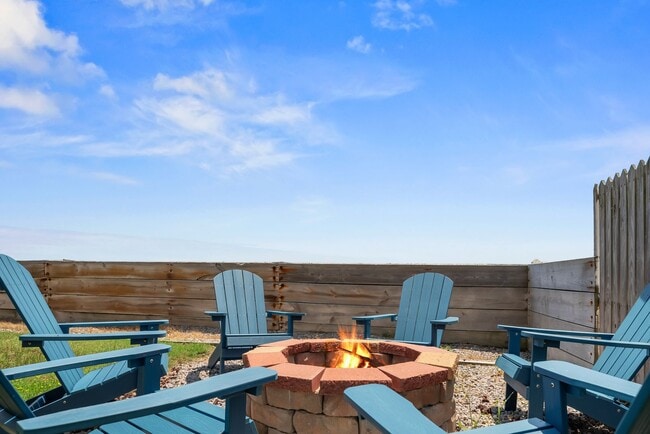 Building Photo - Grand View 115