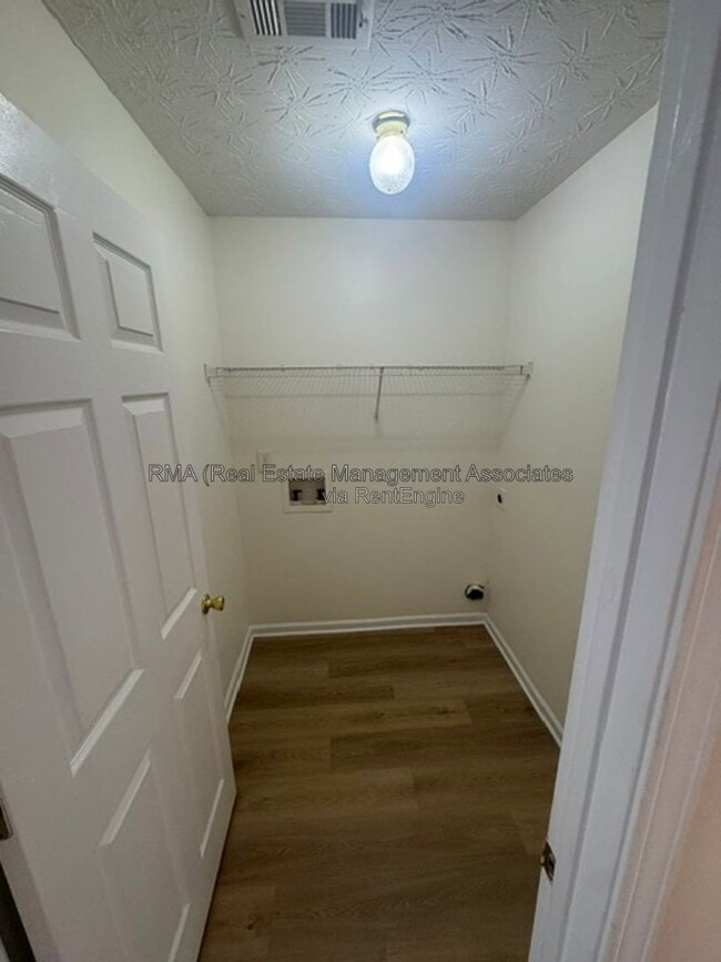 Building Photo - 1330 Labonte Pkwy