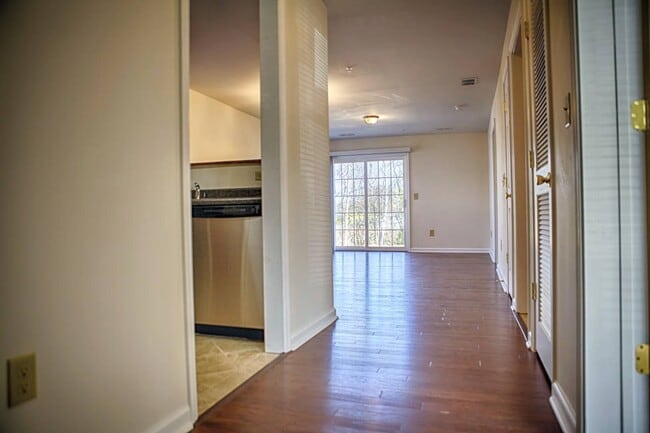 Building Photo - 60 Charleston Ct