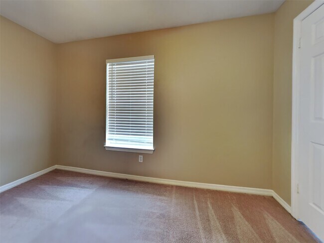 Building Photo - 19026 Owen Oak Dr