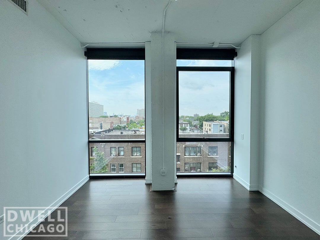 Building Photo - 1217 W Carmen Ave