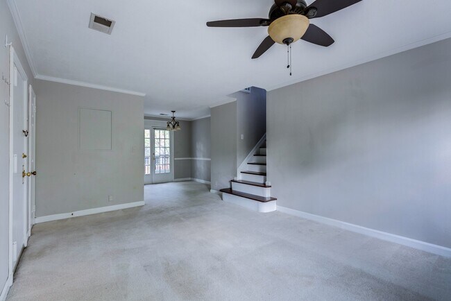 Building Photo - Gorgeous End Unit 2 Bedroom 2 Bath Near Sh...