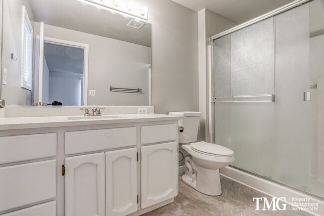 Building Photo - **MI Special: Feb Rent Free!!** 4 Bed 2.5 Bath Home Near Parks, Shopping, and Dining. Main Level ...