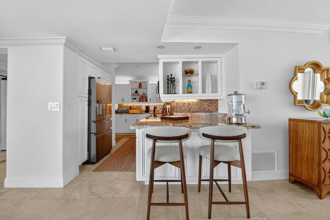 Building Photo - 2780 S Ocean Blvd