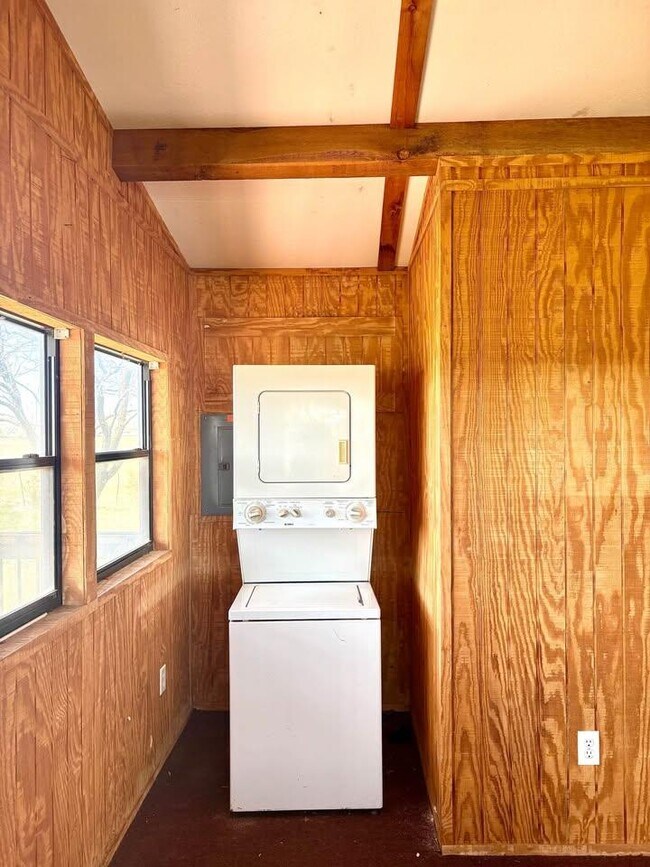 Building Photo - 150 Private Road 1610