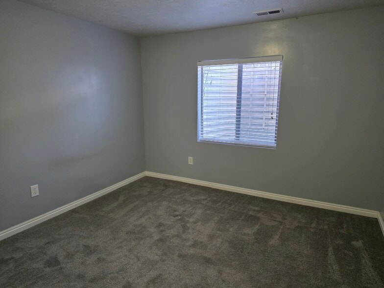 Building Photo - 1879 W Colony Pointe Dr