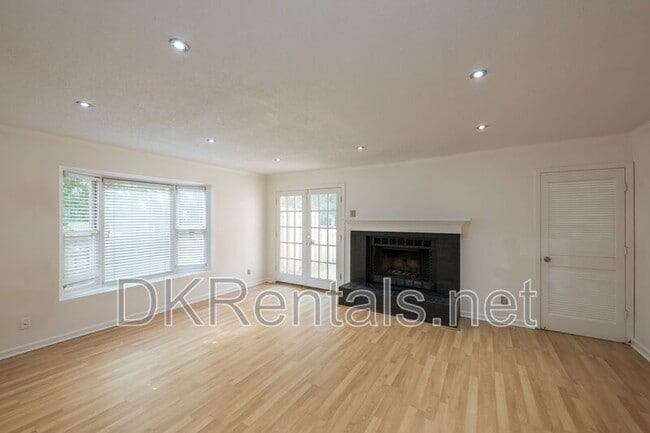 Building Photo - 9070 Cobbler Ct