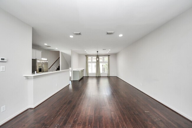 Building Photo - 5319 Avenue J