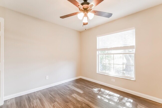 Building Photo - 4166 Shadow Creek Cir