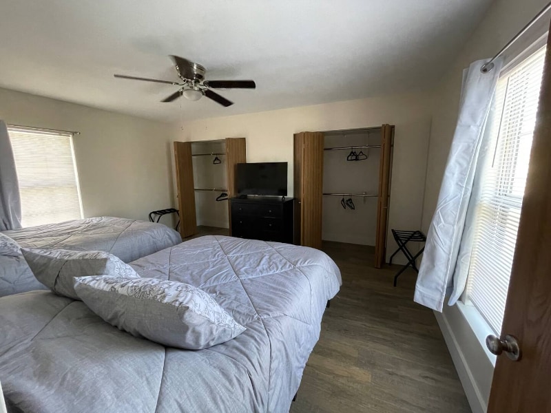 Building Photo - 1104 S State St