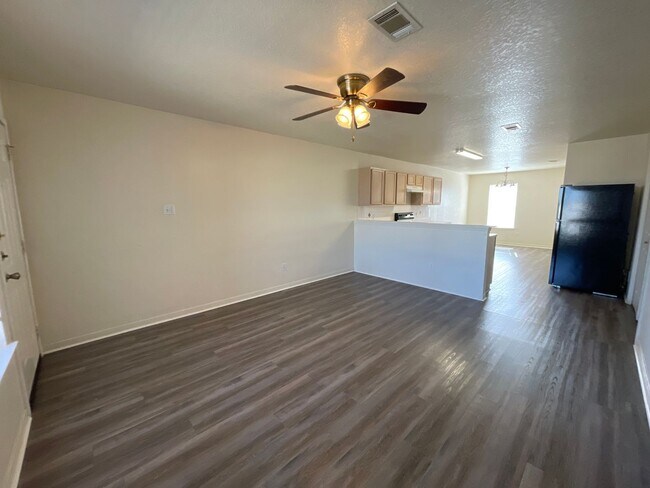 Building Photo - 1606 Dugger Cir