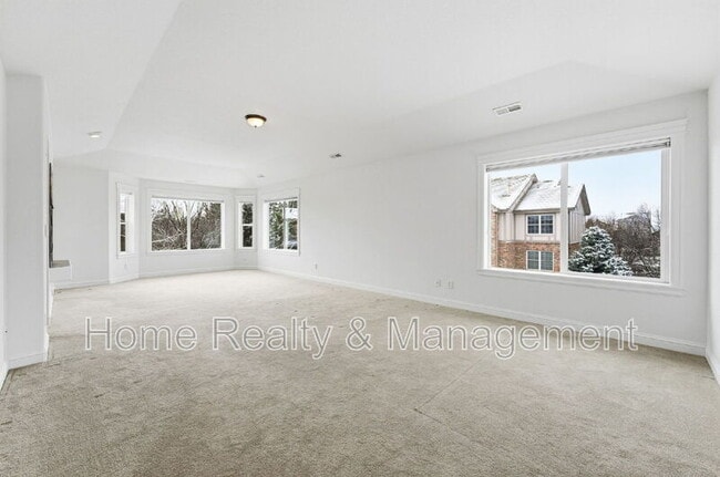 Building Photo - 14325 N Santa Fe St