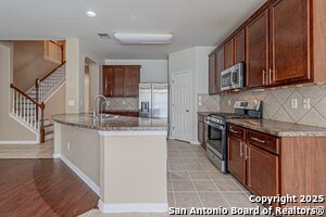 Building Photo - 1203 Ganton Ln