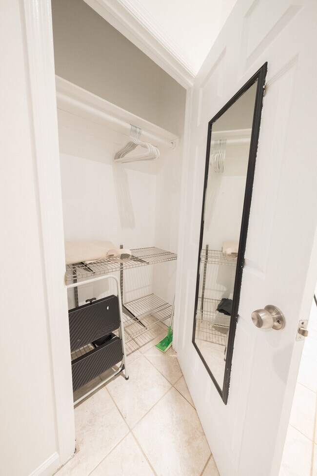 Building Photo - 317 E 75th St