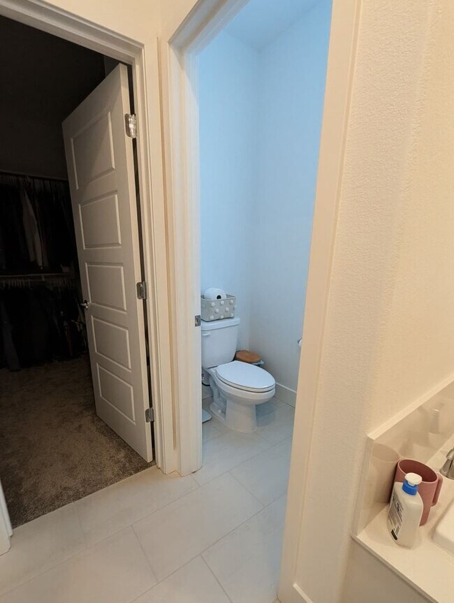 Building Photo - Beautiful and Spacious 4BR 3BA Home in Roseville