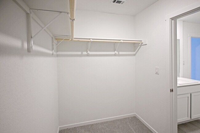 Building Photo - 223 Zyra Ave