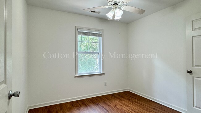 Building Photo - 3 BD//2 BA Condo / Tidal Oaks Community / 2nd Floor Unit / $1,500 per month / No Pets