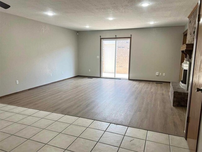 Building Photo - 2105 NW 118th Terrace
