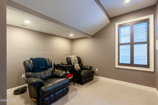 Building Photo - 164 High Rock Ave