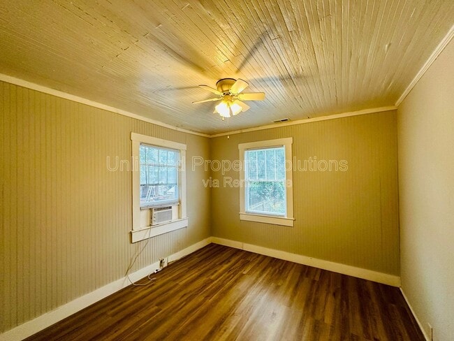 Building Photo - 1722 1/2 Orange St