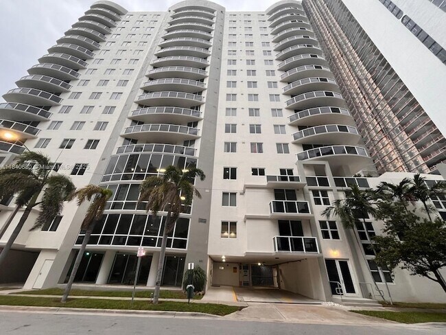 Building Photo - 601 NE 23rd St