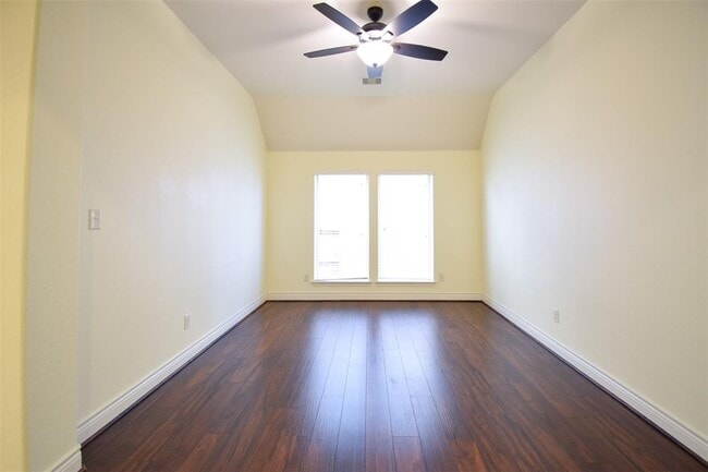 Building Photo - 27331 Balson Forest